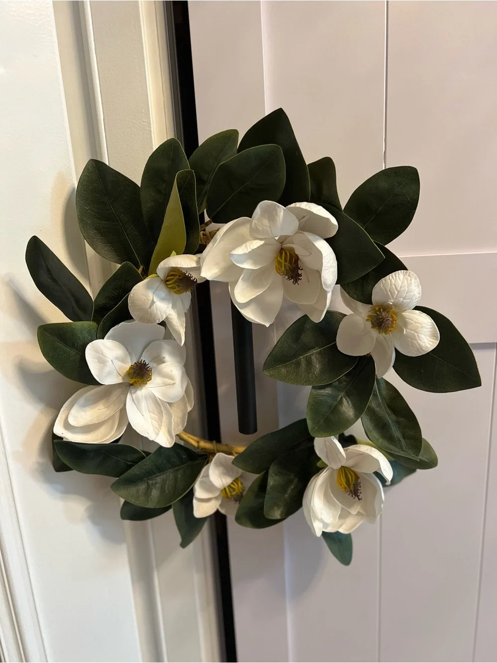 Classic White Magnolia Wreath with Lush Green Leaves